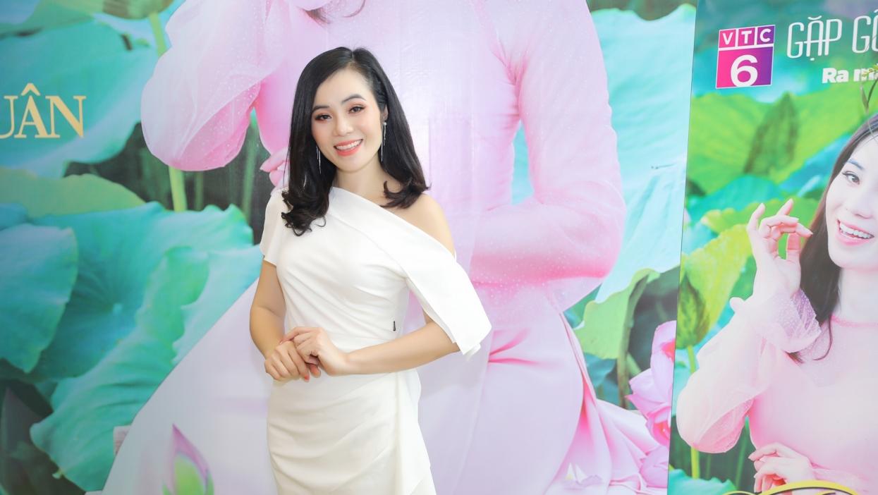 Thạc sĩ thanh nhạc Phạm Mai Hiền Xuân trình làng album đầu tay về tình mẹ