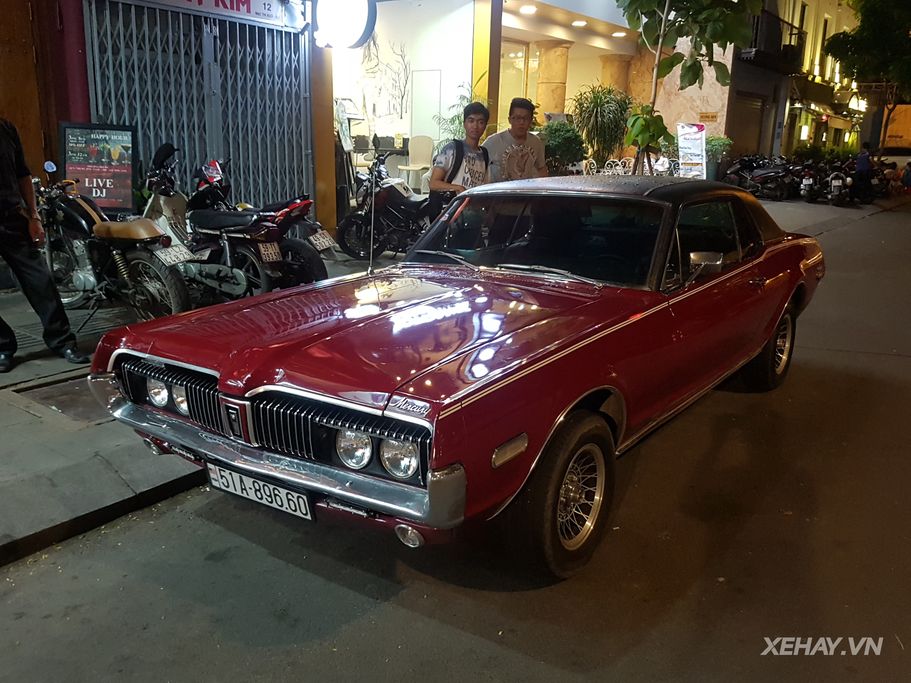 Bắt gặp xế cổ Mercury Cougar 1968 của rapper Binz trên phố Sài Thành