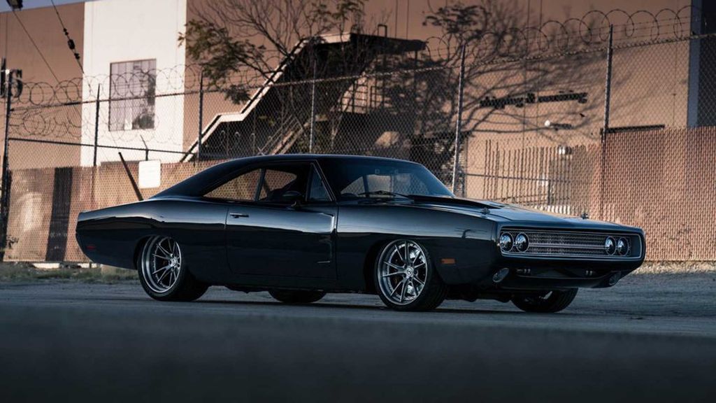 Nam tài tử Vin Diesel bất ngờ nhận quà sinh nhật từ dàn sao Fast and Furious