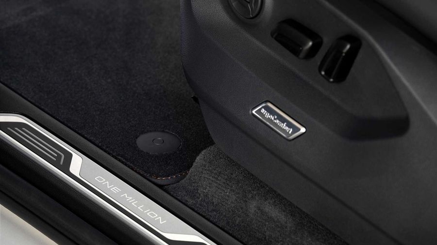 Volkswagen Touareg ONE Million 2020 ra đời, đánh dấu cột mốc 1 triệu xe xuất xưởng