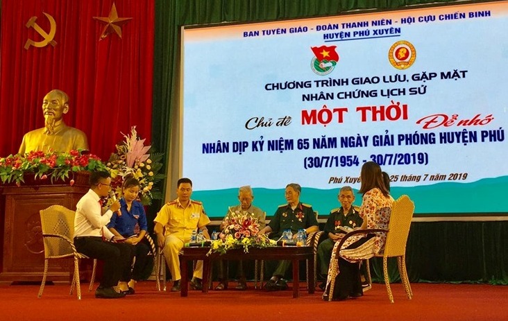 Giao lưu nhân chứng lịch sử “Một thời để nhớ”