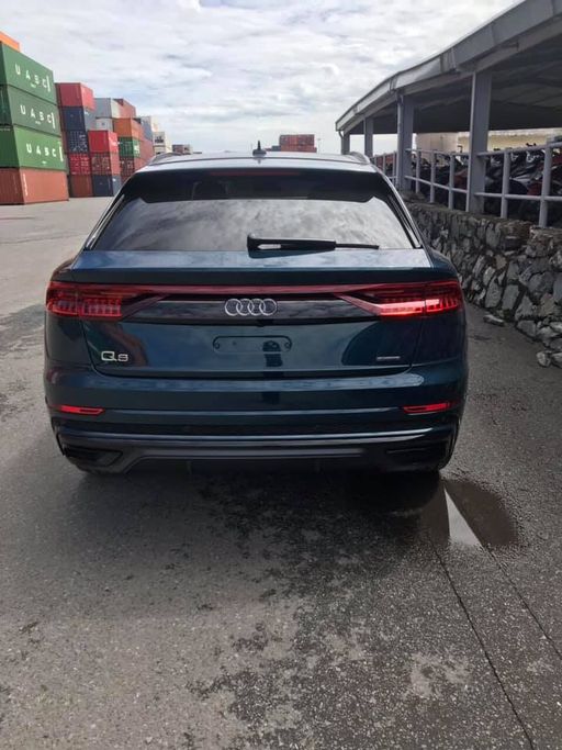 Siêu phẩm Audi Q8 thứ 3 cập bến Việt Nam - Đẹp không tì vết