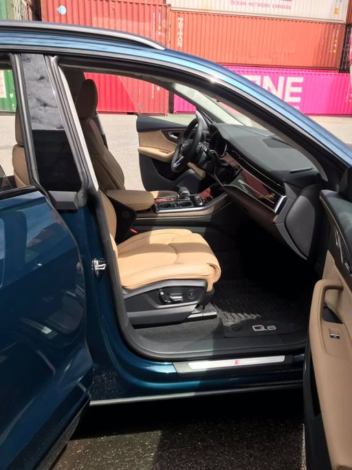 Siêu phẩm Audi Q8 thứ 3 cập bến Việt Nam - Đẹp không tì vết