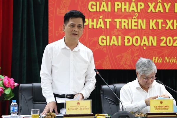 Ông Nguyễn Lâm Thành - Phó Chủ tịch Hội đồng dân tộc của Quốc hội phát biểu tại Hội thảo