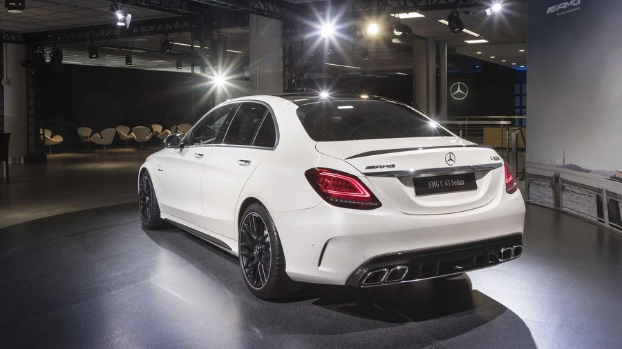 Mercedes-AMG C63 thế hệ tiếp theo sẽ có dẫn động AWD và chế độ Drift