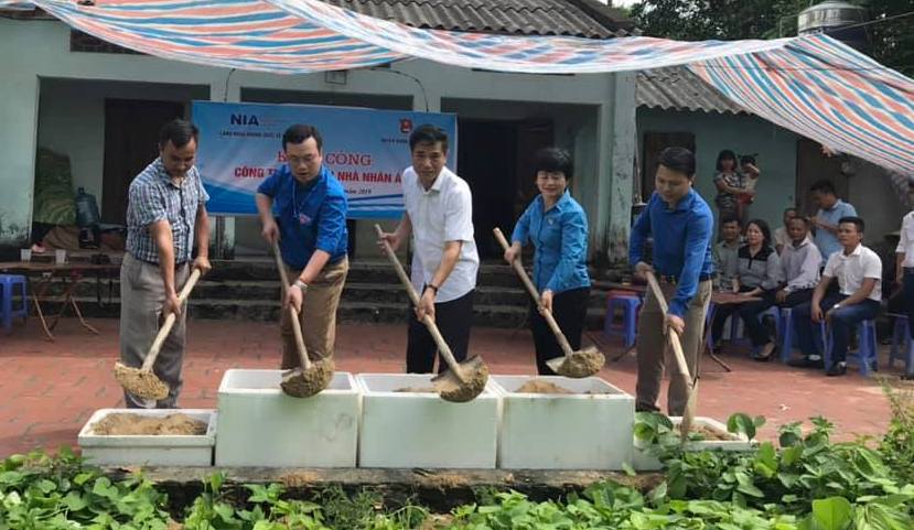 Dựng nhà Nhân ái tặng gia đình có hoàn cảnh khó khăn