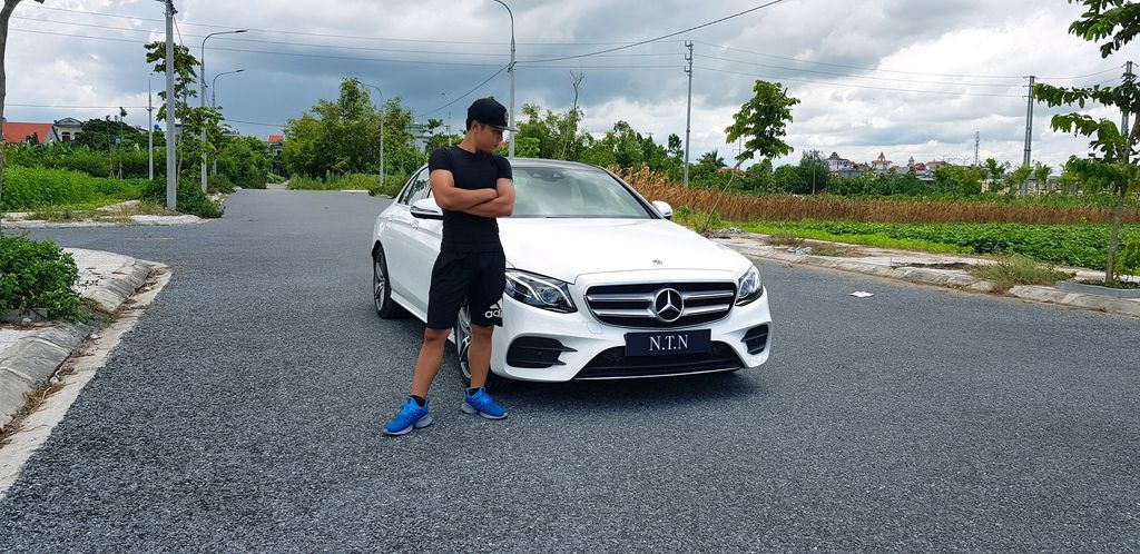 Youtuber Nguyễn Thành Nam tậu xế sang hàng hiếm Mercedes-Benz E350 AMG