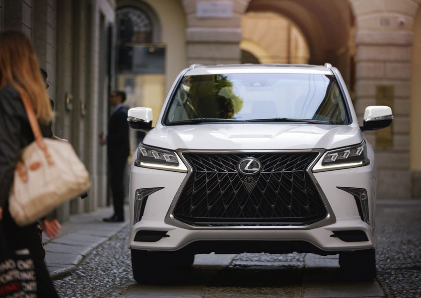 Lexus LX 2020 thêm mạnh mẽ và hầm hố với gói tùy chọn Sport Package mới