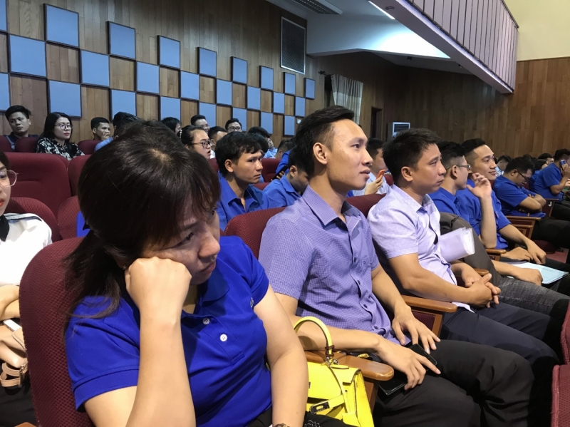 Đoàn viên, thanh niên tham gia Hội nghị tập huấn công tác vay vốn