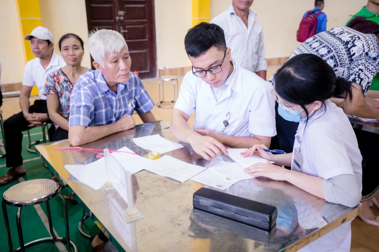 Bạn trẻ tham gia chiến dịch