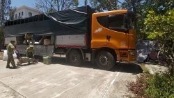 Quảng Nam: Phát hiện gần 900kg pháo trên một chiếc xe tải