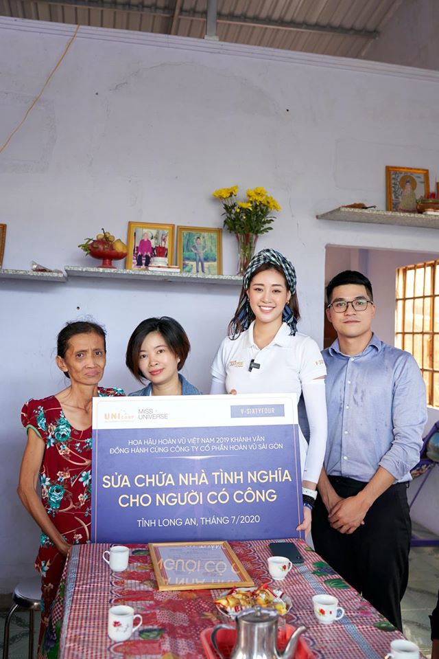 Lan Khuê, Hà Hồ, Võ Hoàng Yến khoe sắc đỉnh cao trong 1 khung hình khiến fans 'phát sốt' Hoa hậu Khánh Vân đã có một chuyến đi ý nghĩa đến với các bà con tỉnh Long An.
