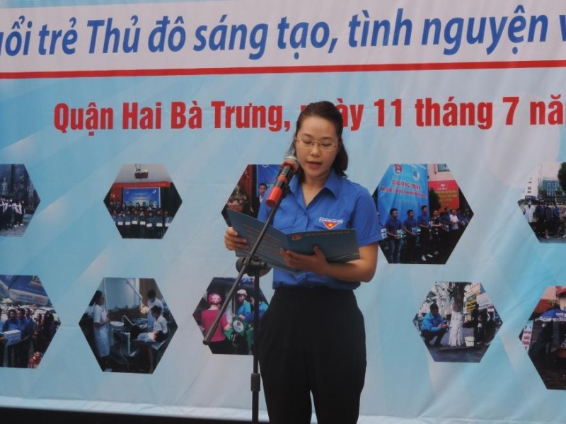 Đồng chí Phạm Phương Phương, Bí thư Quận đoàn Hai Bà Trưng phát biểu tại chương trình
