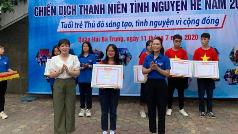 Khen thưởng các đơn vị đoạt giải trong cuộc thi