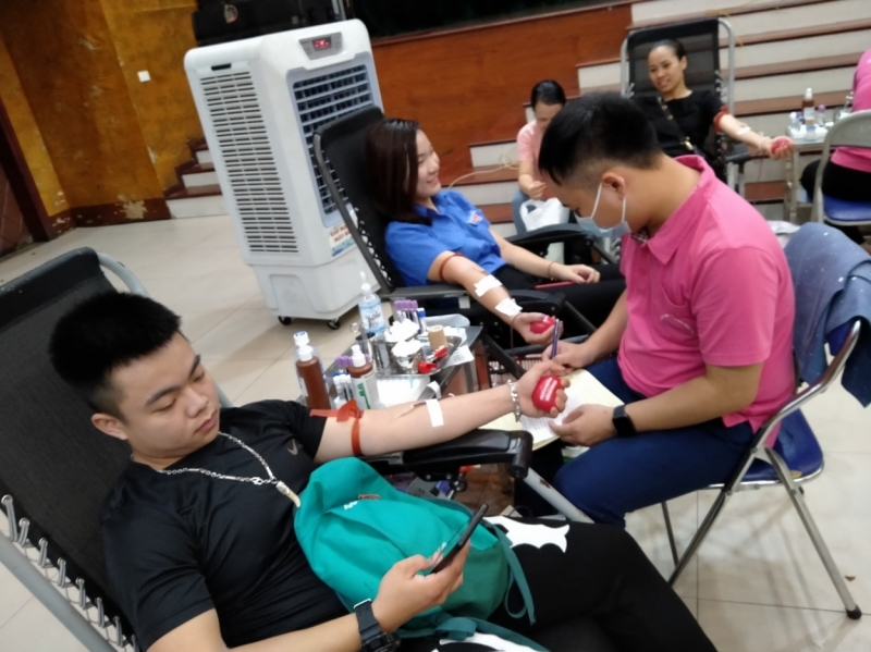 Tuổi trẻ quận Hai Bà Trưng nô nức tham gia hiến máu tình nguyện