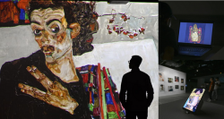 Khám phá những ẩn dụ của “khoảng cách” trong không gian nghệ thuật đa màu tại VCCA