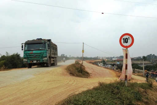 Yêu cầu ngăn chặn, xử lý tình trạng xe tải 