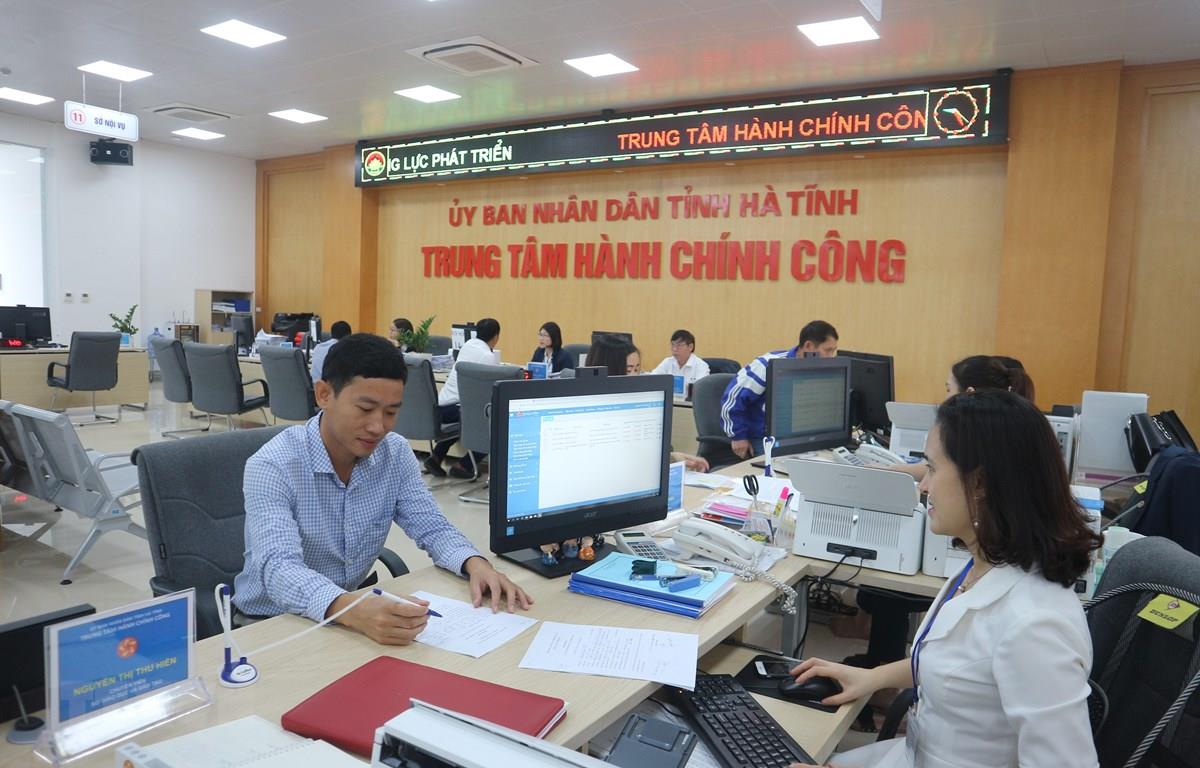 Chính phủ yêu cầu các bộ, ngành, địa phương tập trung triển khai các giải pháp cắt giảm quy định liên quan đến hoạt động kinh doanh, thực hiện thủ tục hành chính trên môi trường điện tử