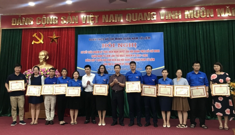Các cá nhân xuất sắc nhận giấy khen của UBND quận Nam Từ Liêm