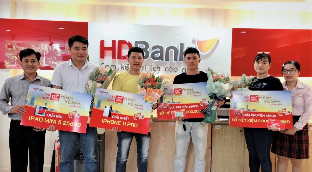 64 khách hàng HDBank may mắn nhận giải “Tải App HDBank – Rinh Vespa sành điệu”