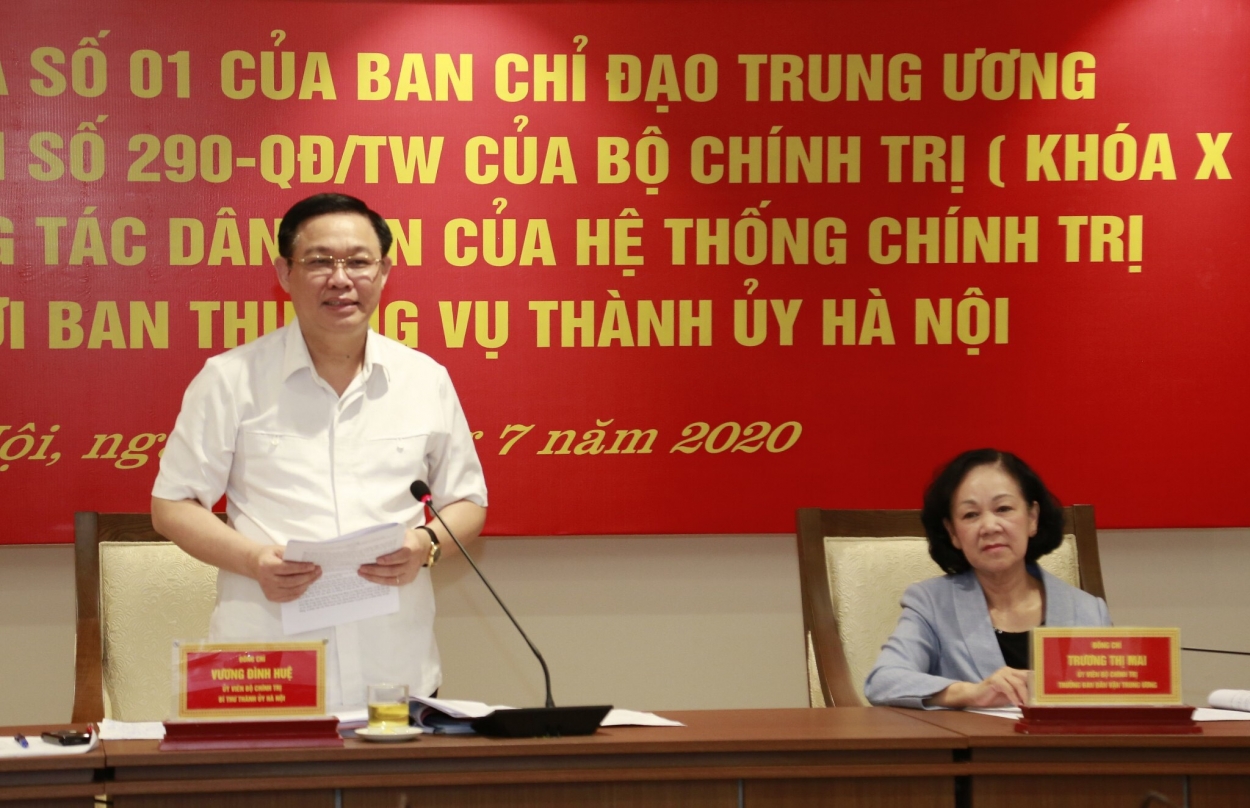 Bí thư Thành ủy Vương Đình Huệ phát biểu tại buổi làm việc