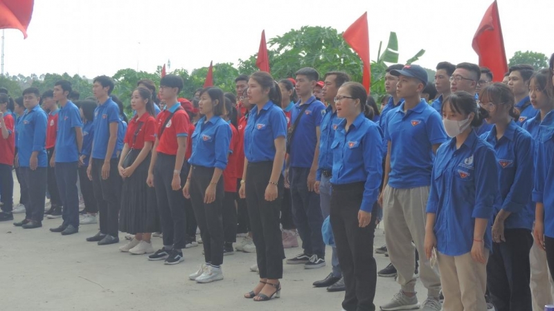 300 đoàn viên, thanh niên trong các đội hình tình nguyện quận Hoàng Mai sẽ tham gia hỗ trợ thí sinh và người nhà trong các kỳ thi