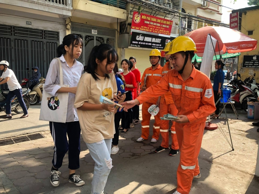 Đoàn Thanh niên EVN Hanoi tích cực phối hợp với các Quận, Huyện, Thị đoàn triển khai