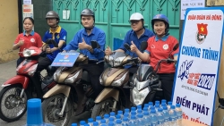 Xe ôm tình nguyện Thủ đô “chia lửa” cùng thí sinh