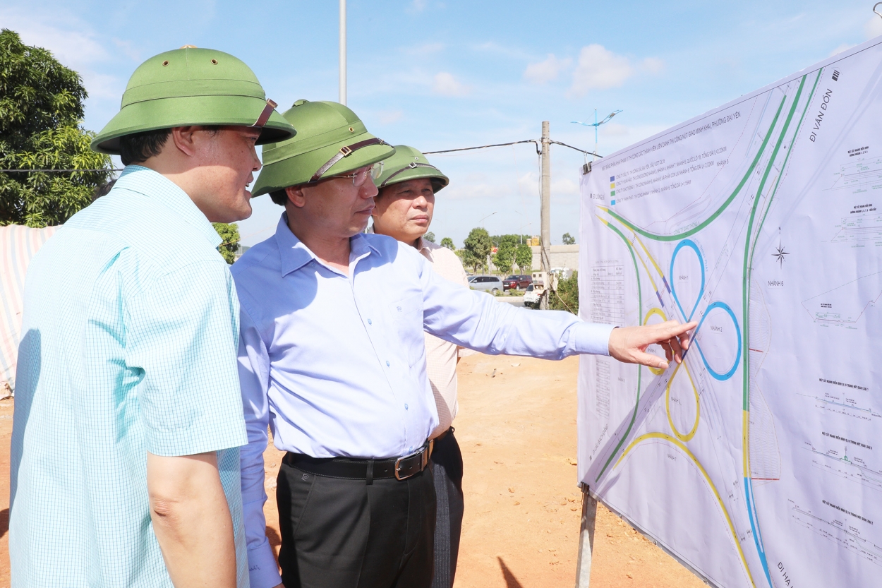 Bí thư Tỉnh ủy Quảng Ninh thị sát dự án giao thông trọng điểm