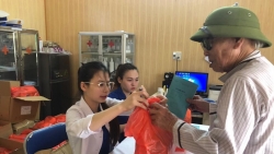 Khám  bệnh, phát thuốc miễn phí cho gia đình chính sách xã An Hồng