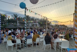 Quảng Nam: Hàng ngàn du khách đổ về lễ hội ẩm thực và âm nhạc biển An Bàng