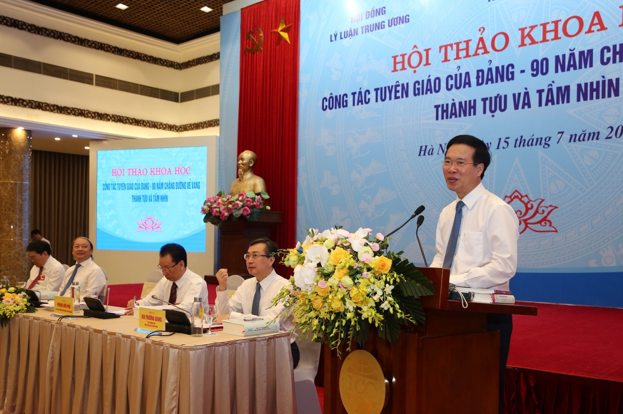 Trưởng Ban Tuyên giáo Trung ương Võ Văn Thưởng phát biểu tại Hội thảo