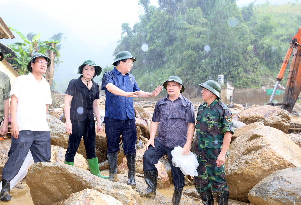 PTT Trịnh Đình Dũng: Khẩn trương tìm kiếm những người mất tích do lũ quét tại Yên Bái