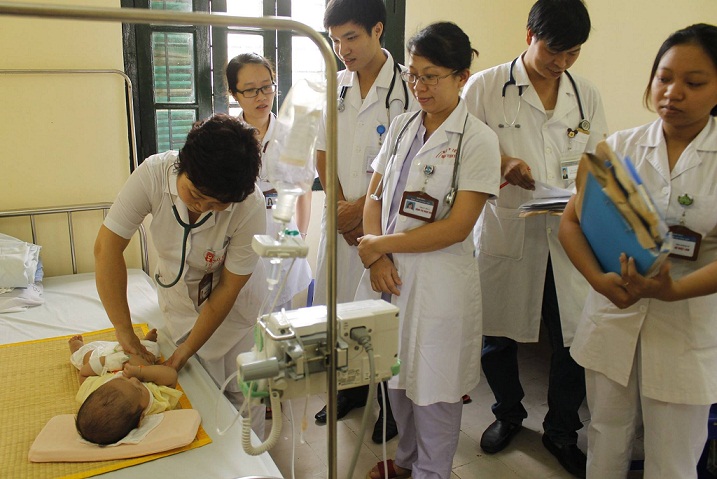Dịch sốt xuất huyết ở Hà Nội: Số bệnh nhân tăng chóng mặt