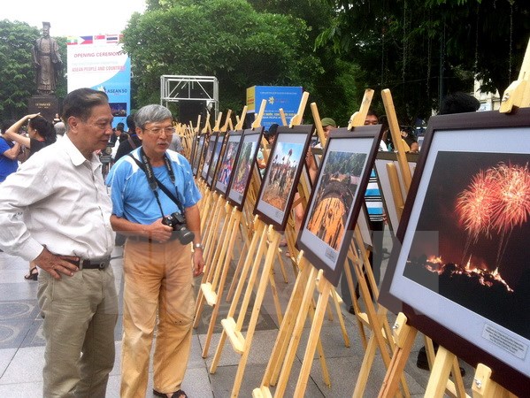Trưng bày 230 bức ảnh đẹp về đất nước và con người ASEAN