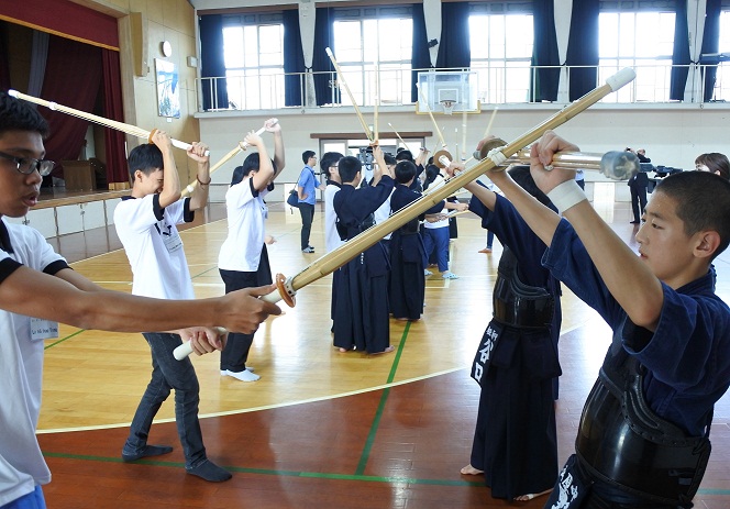 10 học sinh trung học Việt Nam được khám phá và giao lưu quốc tế 7 ngày tại Nhật Bản