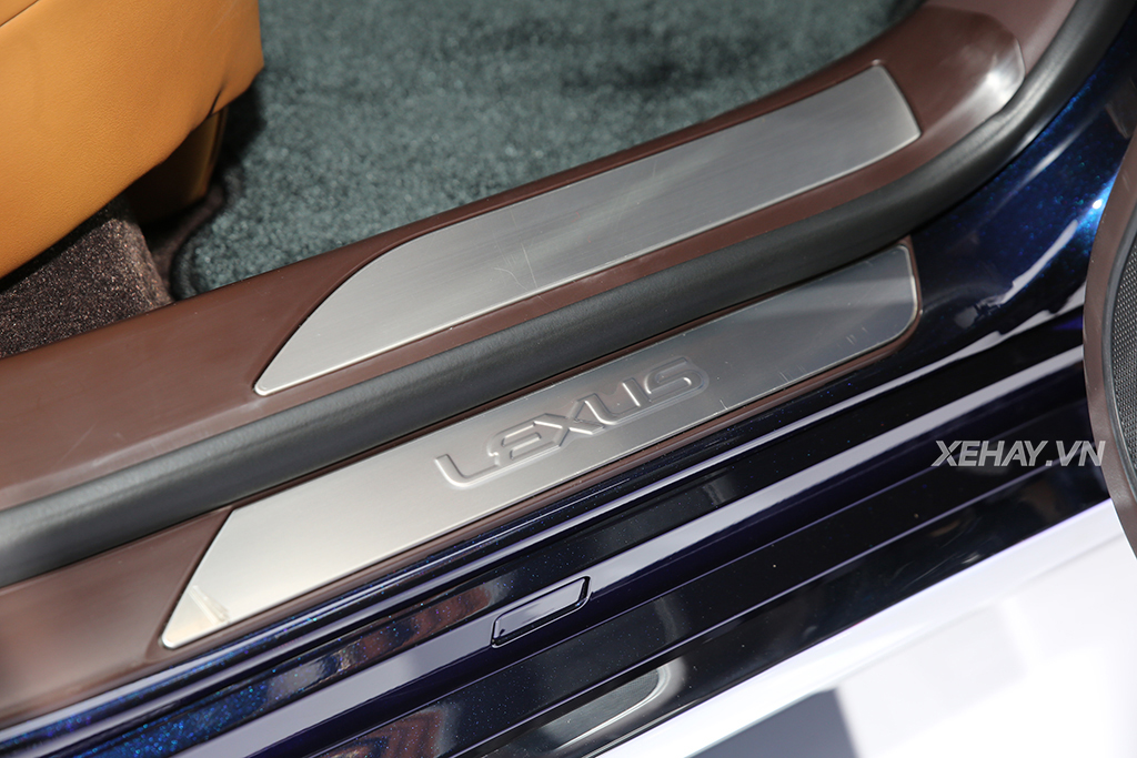[ĐÁNH GIÁ XE] Lexus LS500h - Ngôi sao sáng nhất triển lãm Ô tô Việt Nam 2017