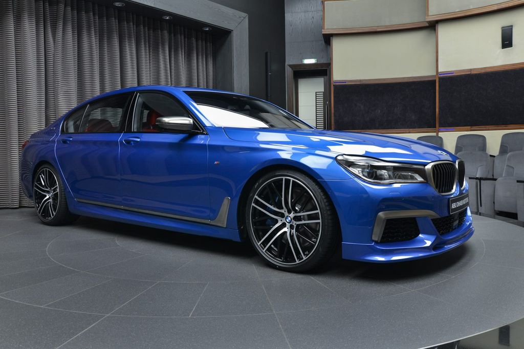 BMW M760Li xDrive Estoril Blue - 