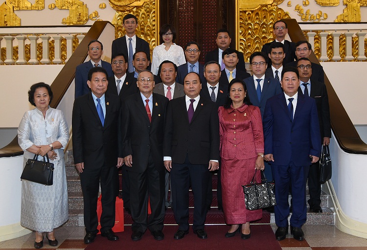 Thủ tướng Nguyễn Xuân Phúc tiếp Phó Chủ tịch Thượng viện Campuchia