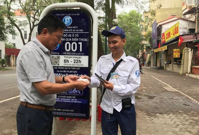 Hà Nội: Đề xuất thêm 118 điểm và 9 tuyến phố trông xe qua điện thoại