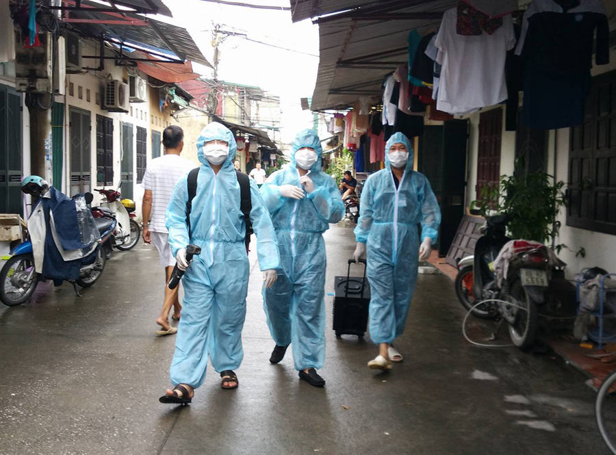 Dịch sốt xuất huyết hoành hành tại Hà Nội: Nơi quyết liệt - chốn thờ ơ