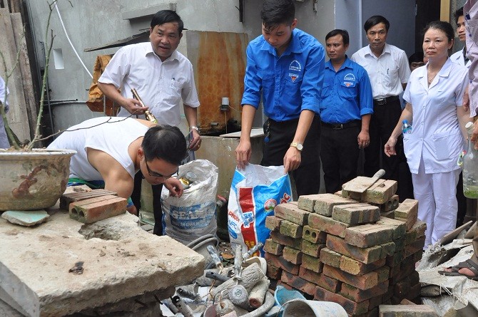 Thanh niên Huyện Ứng Hòa phát động chiến dịch vệ sinh môi trường diệt bọ gậy