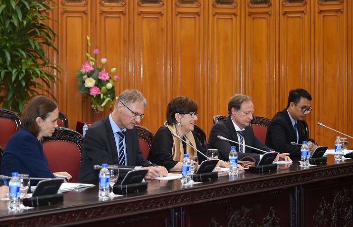 Thủ tướng trao đổi xúc tiến đầu tư với các doanh nghiệp châu Âu tại Việt Nam