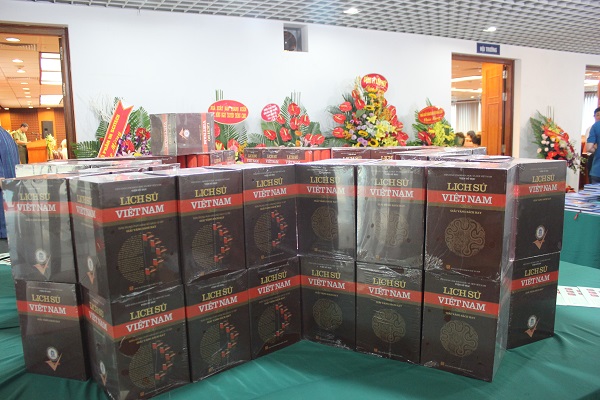 Ra mắt bộ sách lịch sử Việt Nam đồ sộ nhất và những bộ sách quý về văn hóa, biển đảo