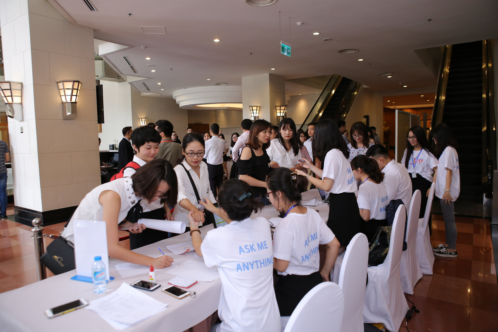 Hàng trăm cơ hội nghề nghiệp dành cho bạn trẻ Việt Nam