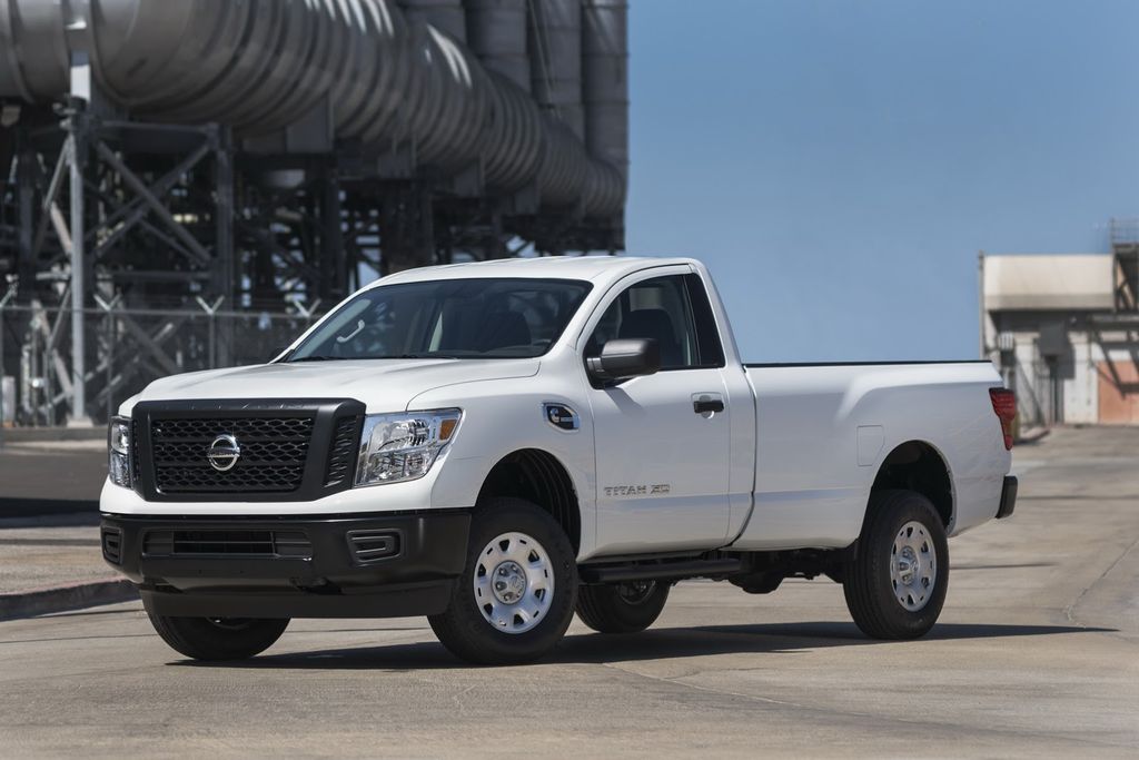 Nissan mang Titan và Titan XD cùng một chiếc Datsun 1960 tới Triển lãm xe bán tải
