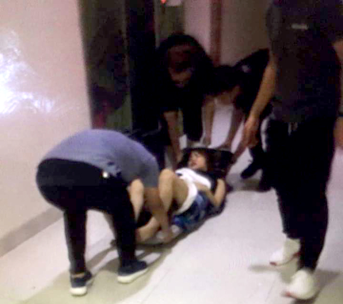Hà Nội: Mắc kẹt trong thang máy, 2 người bị thương nặng