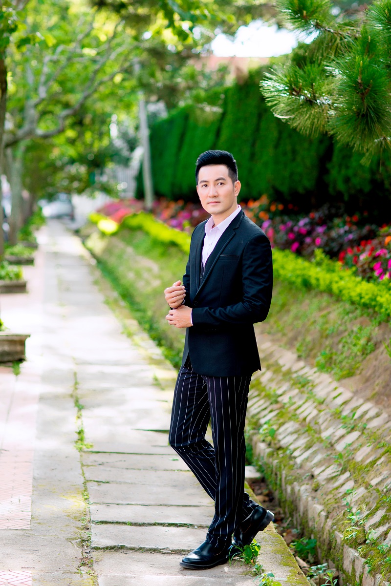 Nguyễn Phi Hùng tỏ tình nồng nàn, tha thiết trong 