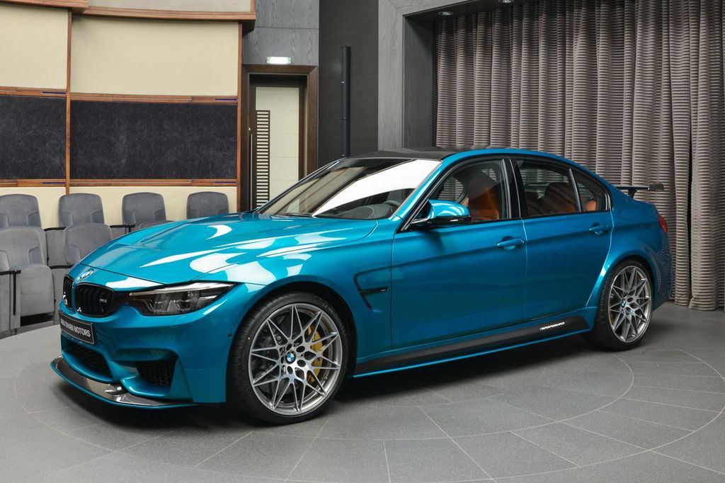 Thêm một chiếc BMW M3 đặc biệt thuộc về đại lý Abu Dhabi
