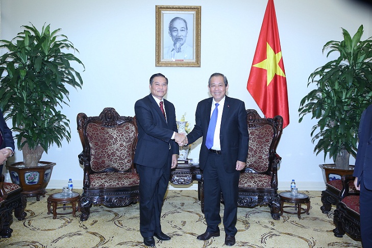 Phó Thủ tướng Trương Hòa Bình tiếp Phó Chủ tịch Ủy ban Trung ương Mặt trận Lào xây dựng đất nước